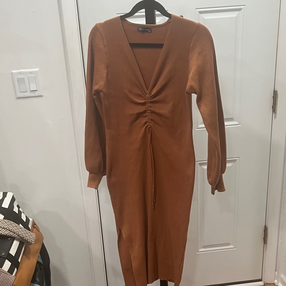 Chic Long Sleeve Ruched Dress in Tan